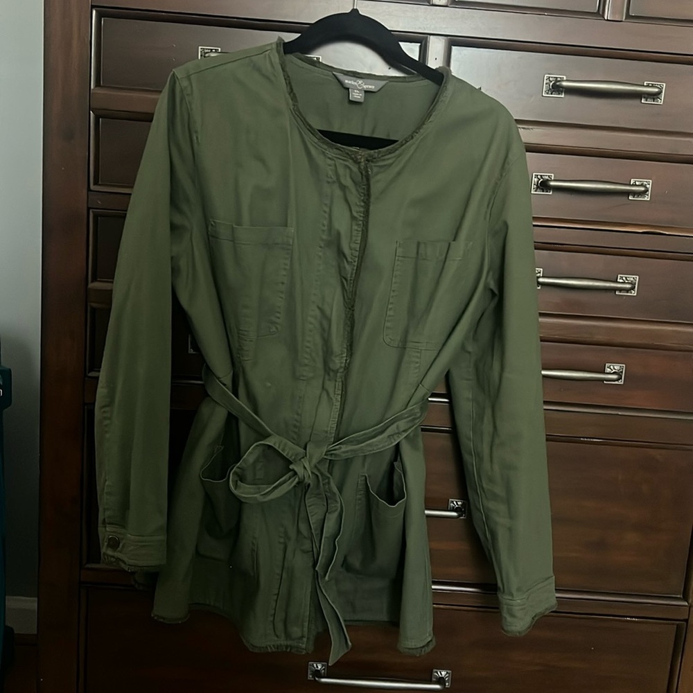 Army green light weight jacket. Excellent  condition